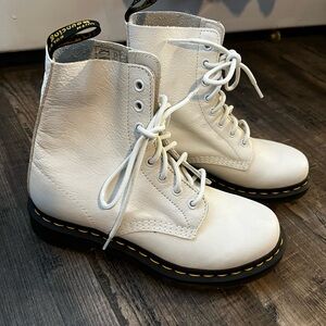 White leather Dr. Martens boots 1460 Pascal size 7